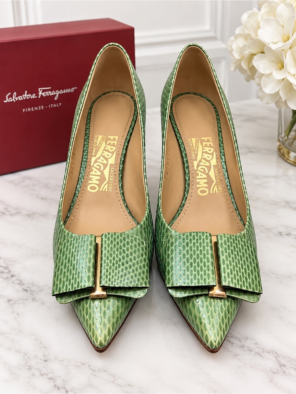 Salvatore Ferragamo Green Snakeskin Bow Pointed Pumps NWOT